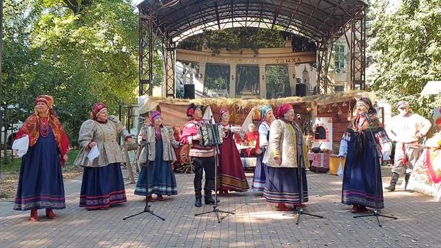 Елецкие частушки и "У всех мужья молодые" - исп. ансамбль "Калужская тальянка" - Калуга - 10.09.22г смотреть онлайн
