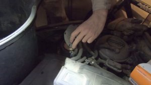 Замена топливного фильтра Škoda Octavia Combi A7 (5E5) Mk3 дизельный двигатель 1.6 TDI CR (CLHA)