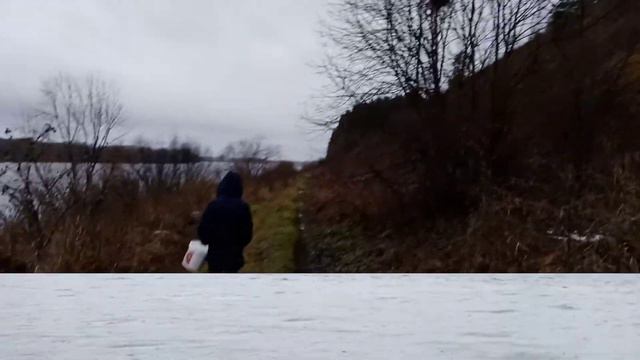 РОДНИКОВАЯ ВОДИЦА я хочу тобой напиться🙏 / Идём с дочкой по родниковую воду / смотреть онлайн
