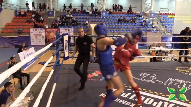 Чемпионат и первенство Уральского и Приволжского федеральных округов по тайскому боксу смотреть онлайн