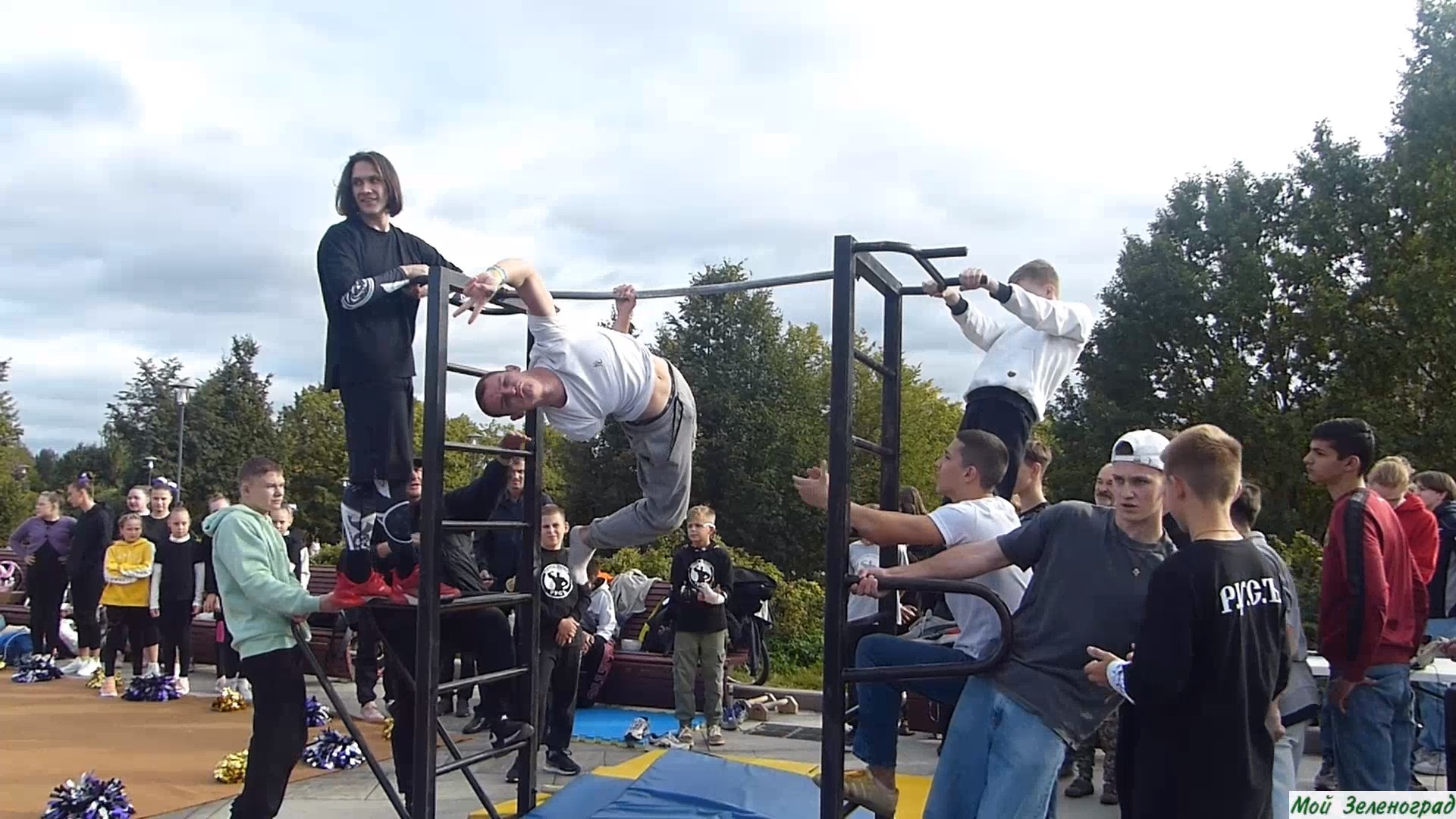 Команда воркаута «Р.У.С.Ъ» на Дне города - 2023 в Зеленограде