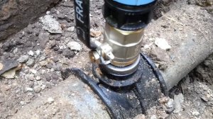 Врезка в магистральный водовод под давлением
