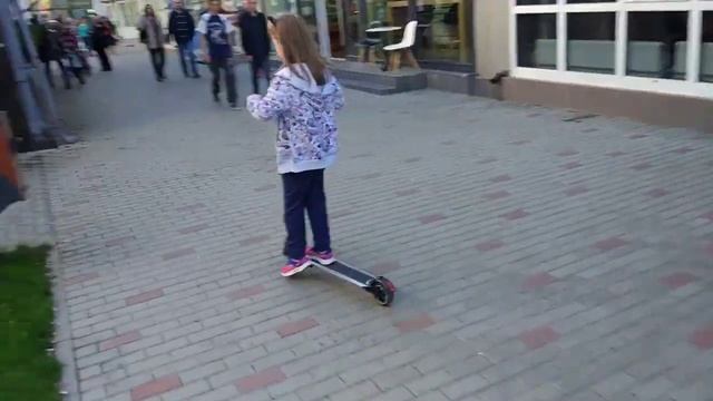 Rolling on Eastgo i8 Aluminum Alloy 6 inch 5200mAh Battery Folding Electric Scooter смотреть онлайн