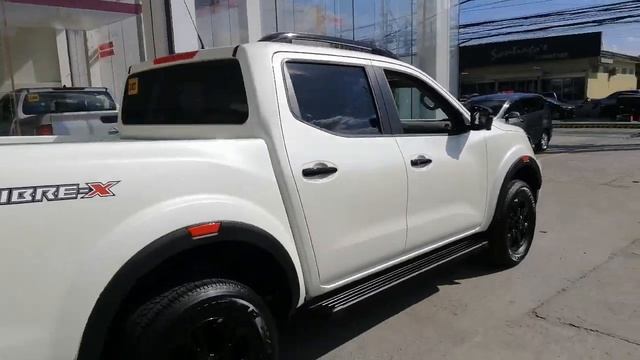 2022 NISSAN NAVARA 4X2 2.5L CALIBRE-X AT смотреть онлайн