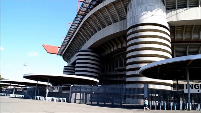 Italy: Giuseppe Meazza Stadio @ Milan смотреть онлайн