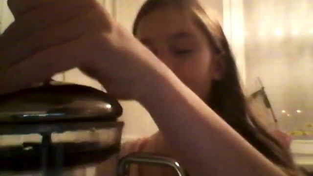 Я делаю чай из какао с корицей. Очень вкусно!:-):-)=-O смотреть онлайн