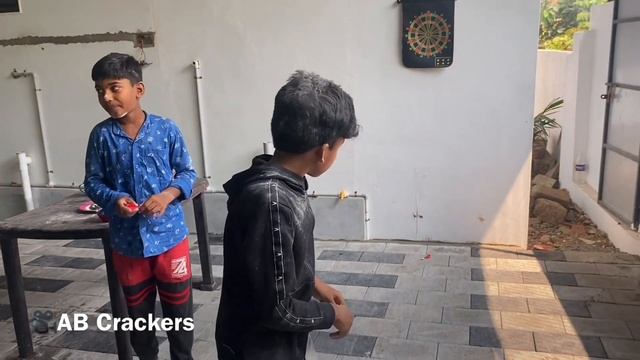 Dart Arrow Game Challenge || പണി പാളി Guys || AB Crackers смотреть онлайн