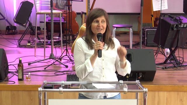 Она посмотрела видео о ткани и исцелилась от остеохондроза смотреть онлайн