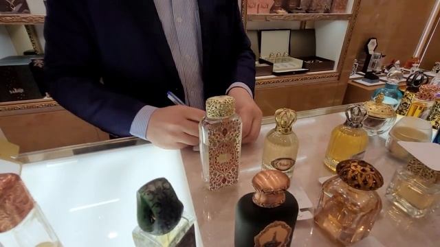АРОМАТЫ В ДУБАЙ МОЛЛ/ВЫБИРАЕМ ПАРФЮМЫ/ЦЕНЫ/МОДНЫЙ БРЕНД JUNAID смотреть онлайн