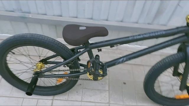 Обзор недорогого бмх из Спортмастера / Черное с золотом BMX Stern Extreme BMX CrMo 20