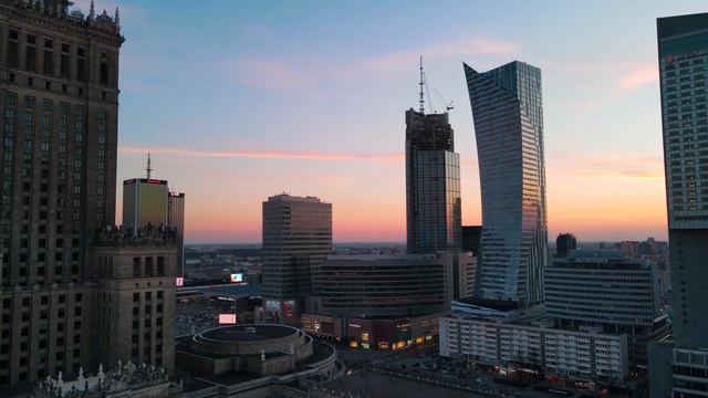 Varso Tower The Tallest Tower In Poland And European Union смотреть онлайн