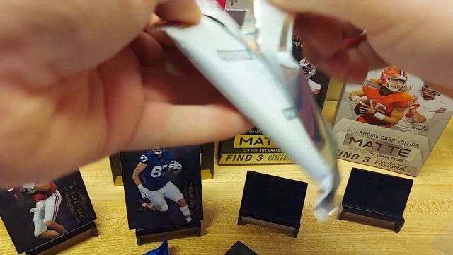 CHASE PACK! Opening 4 Wild Card Matte Football Hanger Boxes - big rookie quarterback parallel cards смотреть онлайн