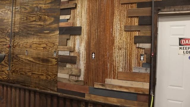 The ULTIMATE Rustic Shop! ~ You'll NEVER Believe its the INSIDE of the SAME Shop ~ The Salvage Cave смотреть онлайн