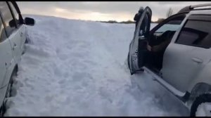 Дастер и Нива по снегу, дружеские покатушки