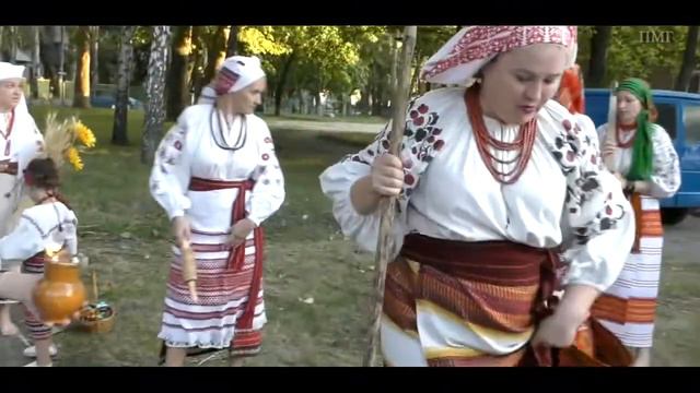 Мода. Как одевались украинки 100 лет назад .Показ мод на фестивале «Козацький Спас».Запорожье . смотреть онлайн