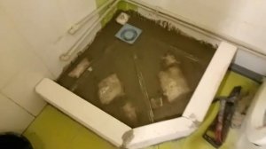 Кабинка в ванной, когда мало места.