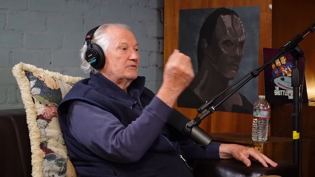 Ep.2.02: "Especially the Lies" with Andrew Robinson смотреть онлайн