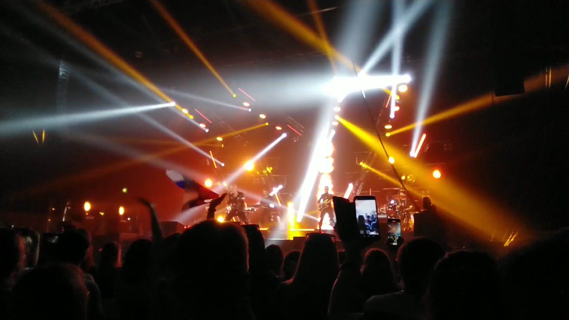 Shaman ледовый дворец Кондопога 18.06.23. Первые 20 минут звук не очень, дальше норм смотреть онлайн