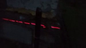 разметка нулевого уровня винтовых свай с помощью лазерного уровня и пластикового хомута
