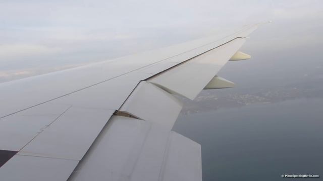ONBOARD SWISS Boeing 777-300ER | FULL FLAPS LANDING at Geneva Airport (GVA) [Full HD] смотреть онлайн