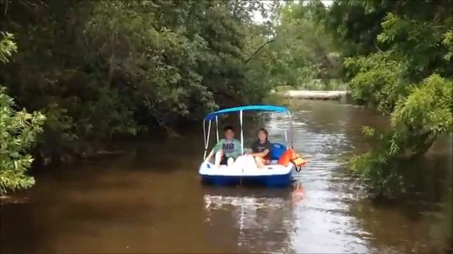 Pedal Boat on Blackwater River смотреть онлайн