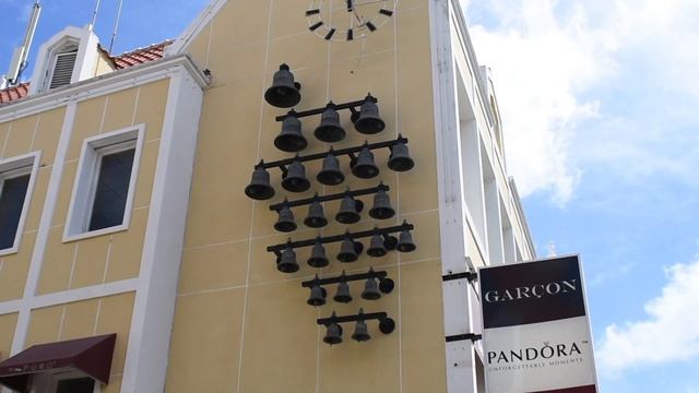 Willemstad, Curaçao - Wall Clock With Chiming Bells HD (2016) смотреть онлайн