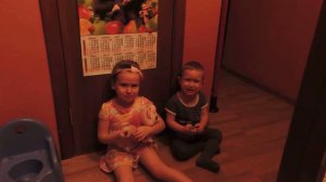 дети плачут