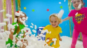 Крис превращает Дом в батутный парк и 50 машин челлендж для детей