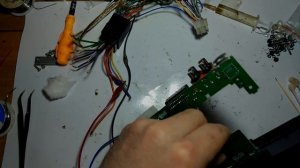 Что делать если магнитола не включается