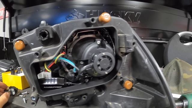 IS IT WORTH PUTTING LED BULBS IN PROJECTOR HEADLIGHTS ? | MUST SEE! смотреть онлайн