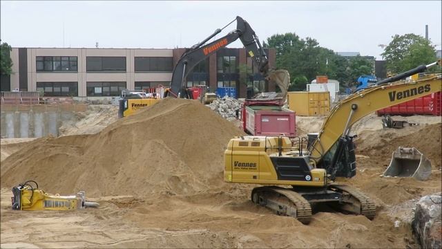Bagger CAT 352 und Volvo EC 300 смотреть онлайн