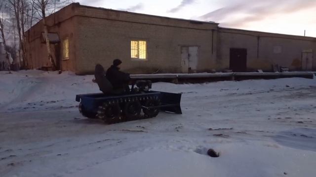 Самодельный гусеничный мини трактор вездеход смотреть онлайн