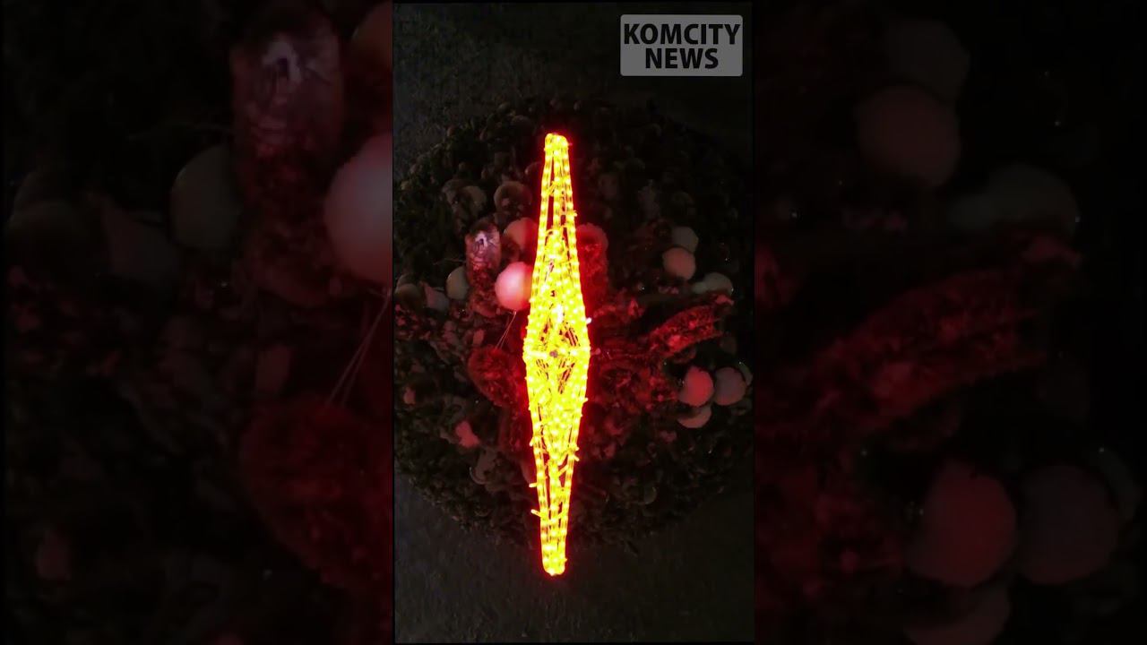 Погода располагает к прогулкам на ёлке. А вы побывали в новогоднем городке на Театральной площади смотреть онлайн