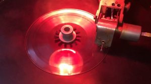 Процесс записи музыки на виниловую пластинку немецким станком в домашних условиях. Lathetrolls.