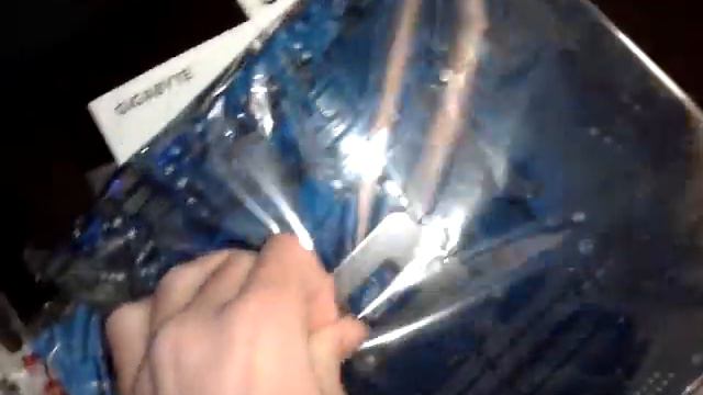 Unboxing Gigabyte Z68MA-D2H-B3 LGA1155 смотреть онлайн