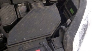 Снятие и замена аккумулятора в KIA Sportage 4