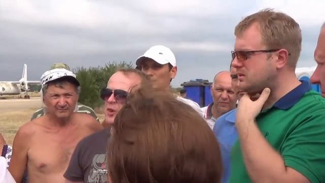 Руководство в Керчи проводит экскурсии по туалетам. смотреть онлайн