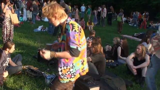 День хиппи в парке Царицыно - 01.06.2011 смотреть онлайн