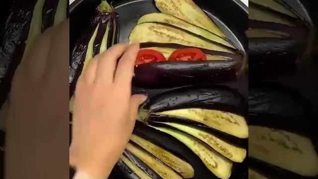 Баклажаны с сыром и помидорами