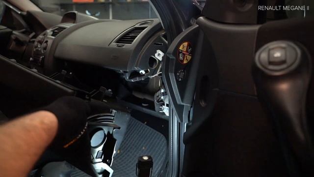 Kako zamenjati filter kabine na RENAULT MEGANE 2 (LM) [VODIČ AUTODOC] смотреть онлайн