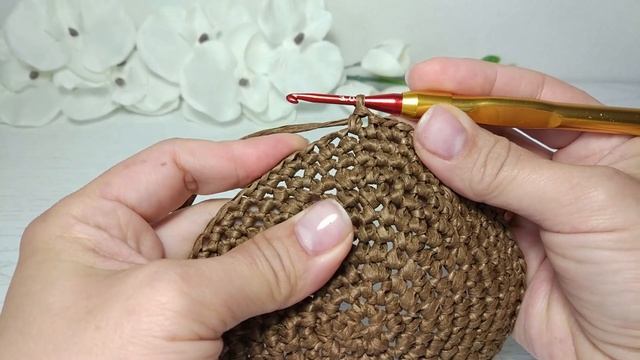 Шляпка из пряжи Рафия. Простая схема для любого размера. смотреть онлайн