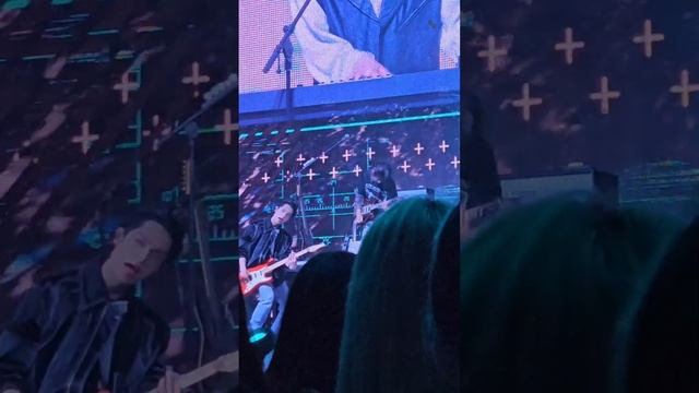 231104 Man In The Box (Junhan focus) - Xdinary Heroes BTB Concert Seoul смотреть онлайн