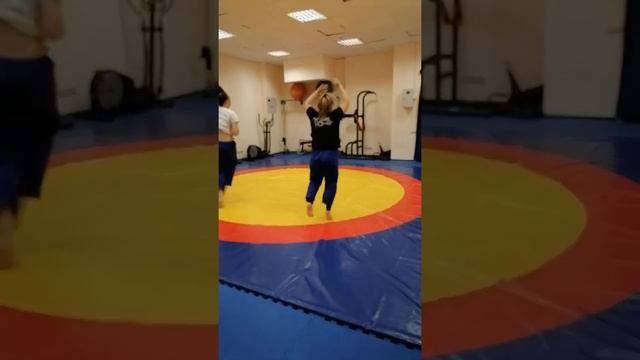 Академия Здоровья: самбо. Девушки. Кувырки