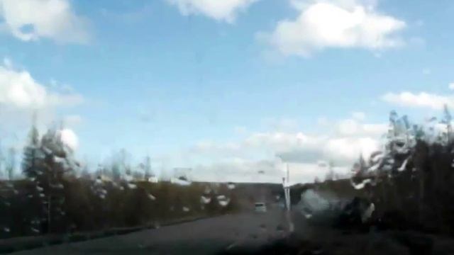 Пьяный водитель врезался в фонарный столб / Drunken driving смотреть онлайн