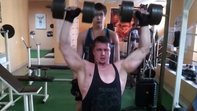 Жим гантелей сидя 45кг смотреть онлайн