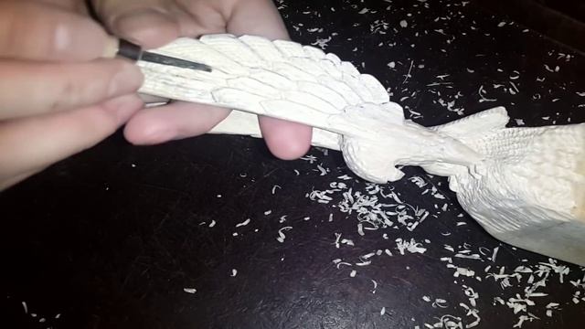 Резной орел из дерева - часть 3/ Eagle Carved from wood - Part 3 смотреть онлайн