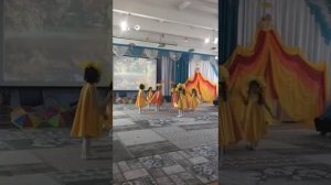 Осенний бал в детском саду. Танец «листопад». Алиюшка