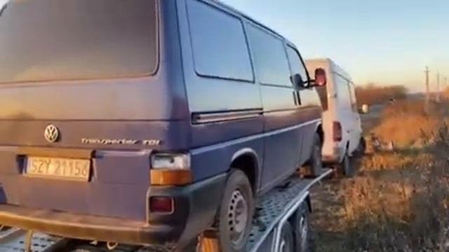 Volkswagen Transporter T4 2.5 75 КвТ. 2001 год. Будем разбирать смотреть онлайн