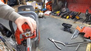 Efco/Oleo-Mac. Сгнивший шланг - грязь в карбюраторе