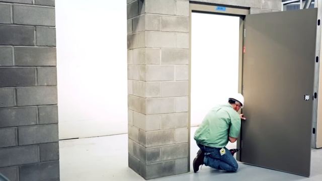 Fixing Uneven Gaps or Clearance Between a Door and Frame смотреть онлайн